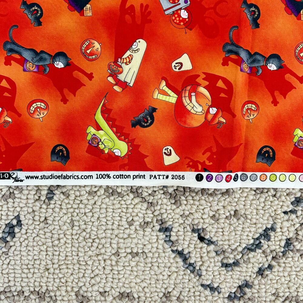 Rare OOP Studio E Spooky Shadows Halloween Fabric 1 Full Yard Julie Dobson Miner - Picture 3 of 5